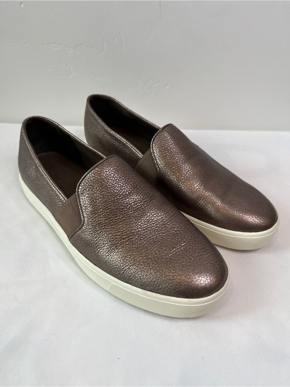 Vince Blair Metallic Bronze Pebbled Leather Slip On Sneakers Womens Size 9M 39